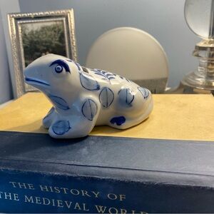 Vintage frog blue and white coin bank